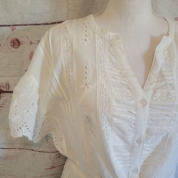 Love Sam Eyelet Lace Boho Dress Size Medium - Picture 3 of 7